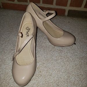 Y.Not? Nude heels size 9.5